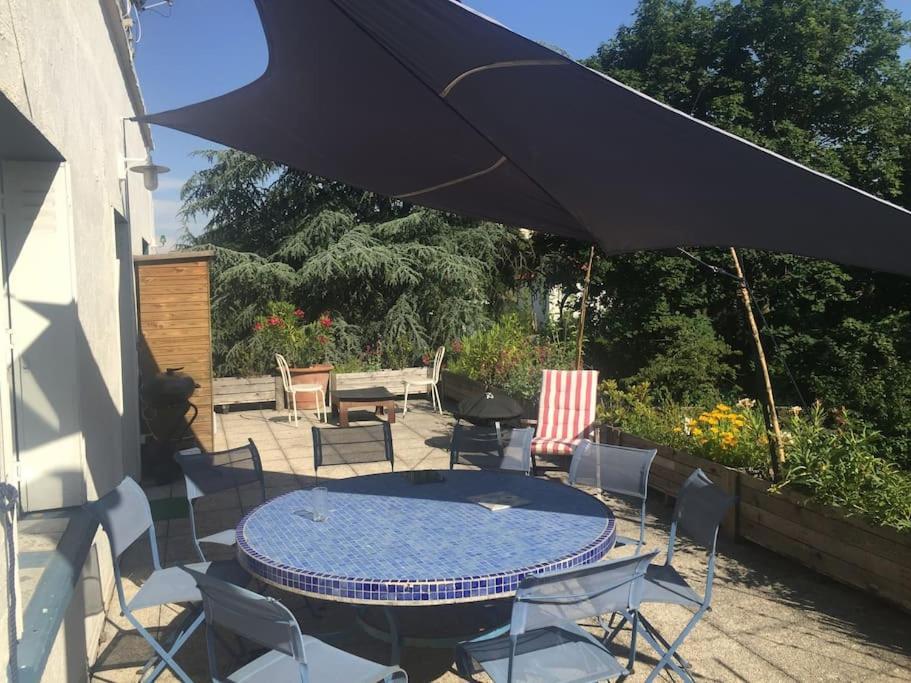 Villa Les Terrasses Dans La Nature Avec Piscine A 2 Pas De Lyon, Metro A 15Mn A Pied Pour Lyon Centre En 10Mn Ou Bus A 300M Pour Lyon Centre Oullins Exterior foto
